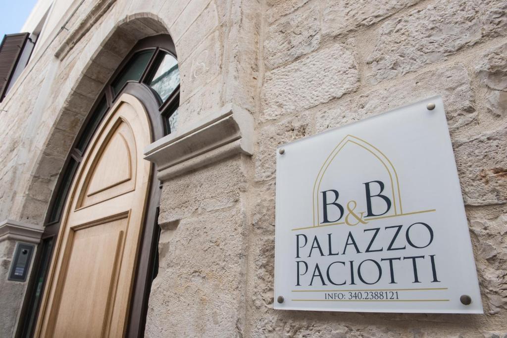 B&B Palazzo Paciotti Trani Zewnętrze zdjęcie
